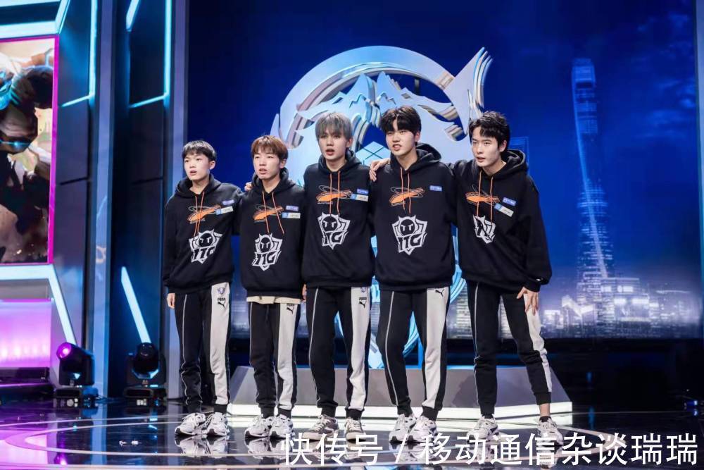 逐渐蜕变为 逐渐蜕变为