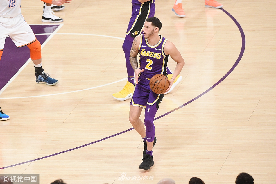 来自世界各 来自世界各